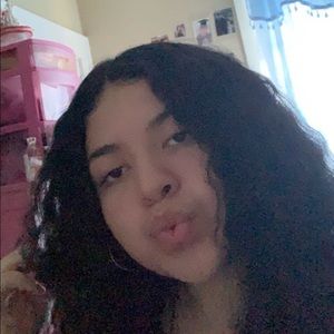 Meet your Posher, Daniela